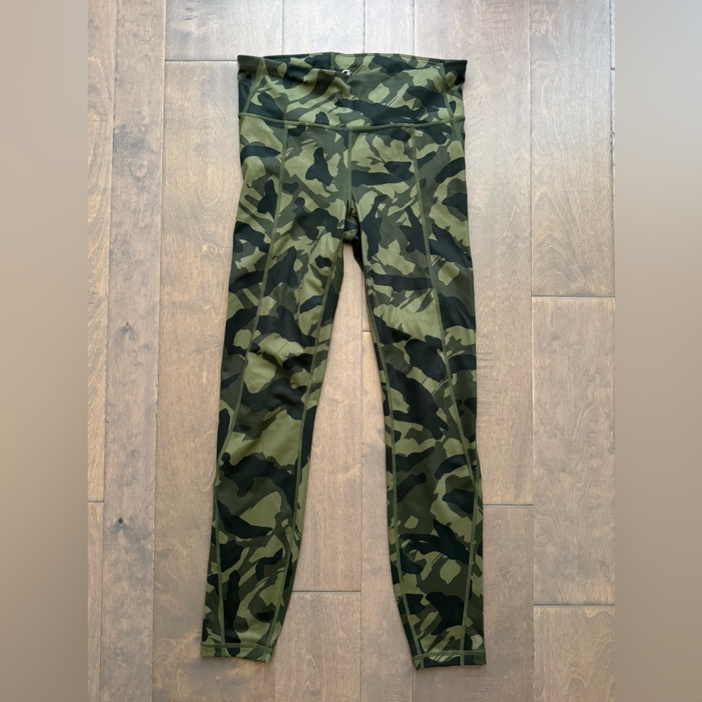 GAP Fit Sculpt Compression Camo Leggings